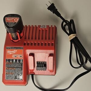 Milwaukee M12 M18 Charger Dock Station With M12 Red Lithium CP 1.5 Battery